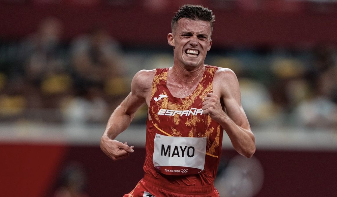 Carlos Mayo durante la final de los 10.000 metros en Tokio. Foto: Sportmedia.