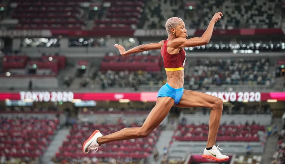 Yulimar Rojas en el salto que le valió para batir el récord del mundo de triple. Foto Félix Sánchez Yulimar Rojas en el salto que le valió para batir el récord del mundo de triple. Foto Félix Sánchez