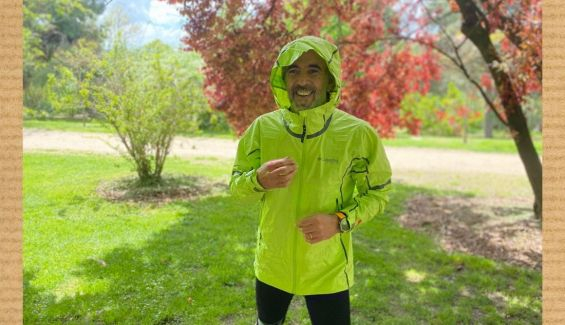 Una práctica capucha en la Chaqueta Columbia Shell Outdry Extreme™ NanoLite™ Una práctica capucha en la Chaqueta Columbia Shell Outdry Extreme™ NanoLite™