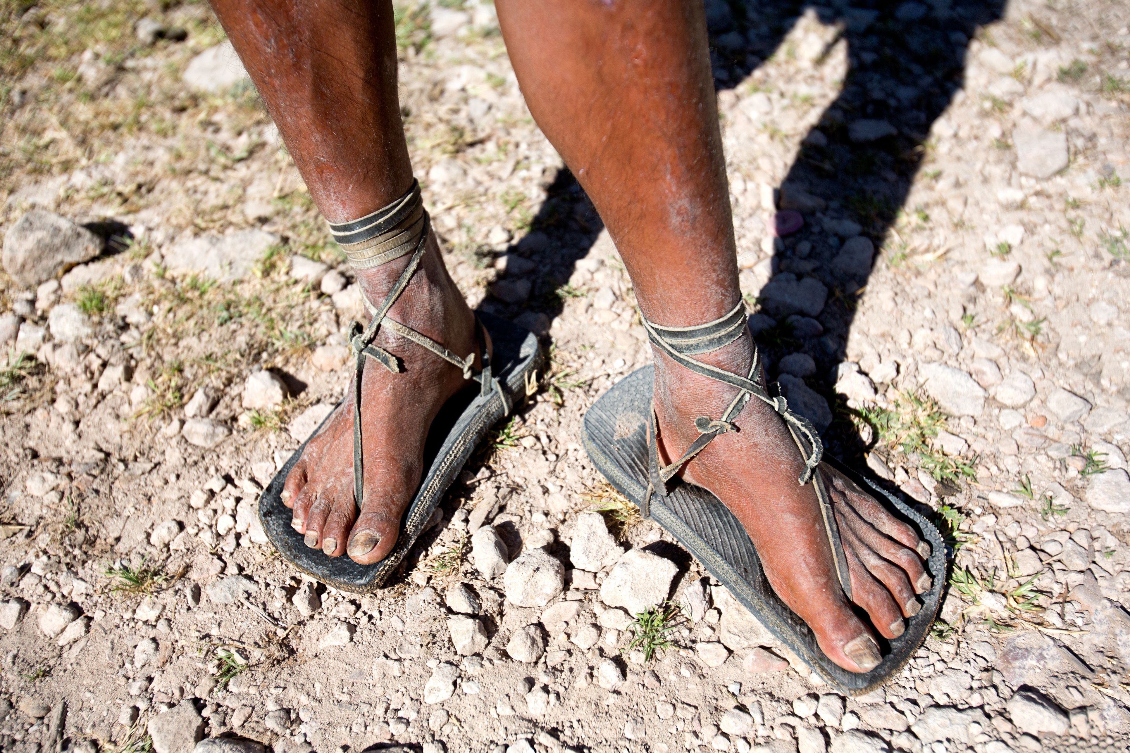 Las sandalias utilizadas por los tarahumaras están en la génesis del minimalismo. ISTOCK