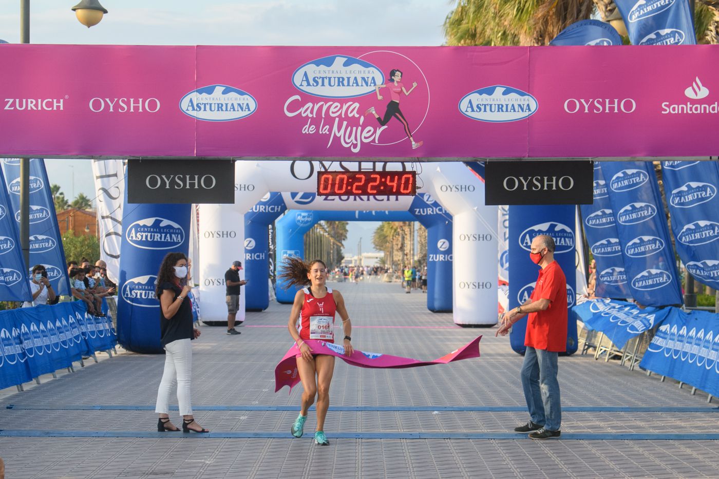 Las mejores fotos de la Carrera de la Mujer de Valencia 2021 - LLEGADA Y PREMIOS 2
