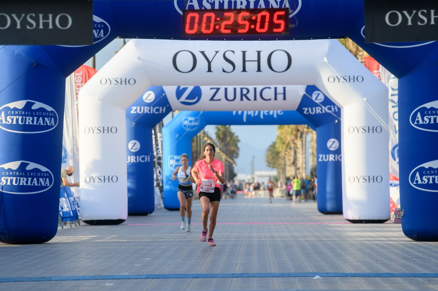 Las mejores fotos de la Carrera de la Mujer de Valencia 2021 - LLEGADA Y PREMIOS 6