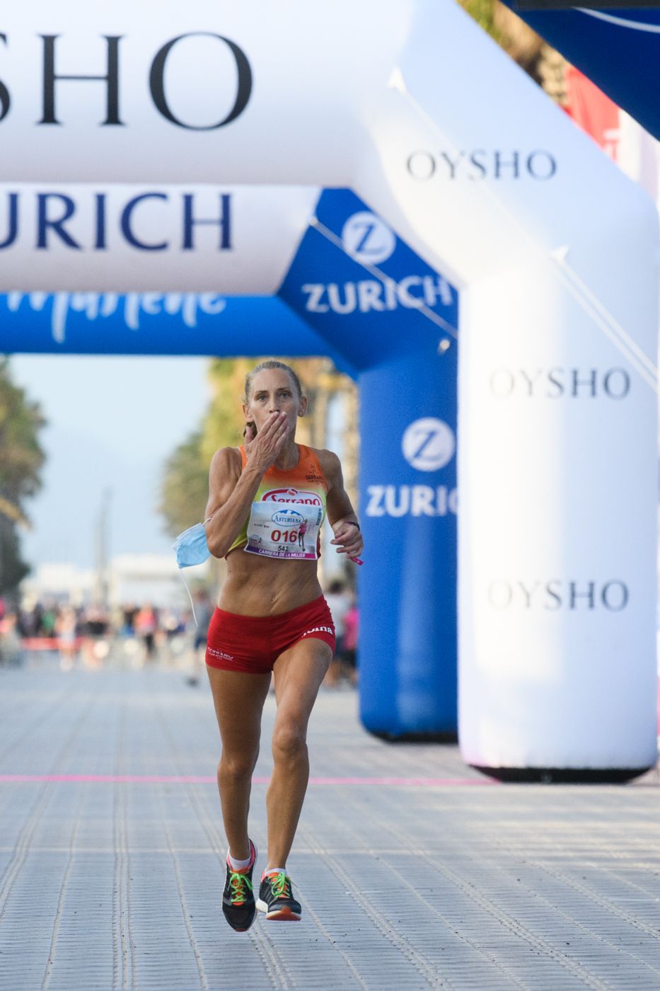 Las mejores fotos de la Carrera de la Mujer de Valencia 2021 - LLEGADA Y PREMIOS 9
