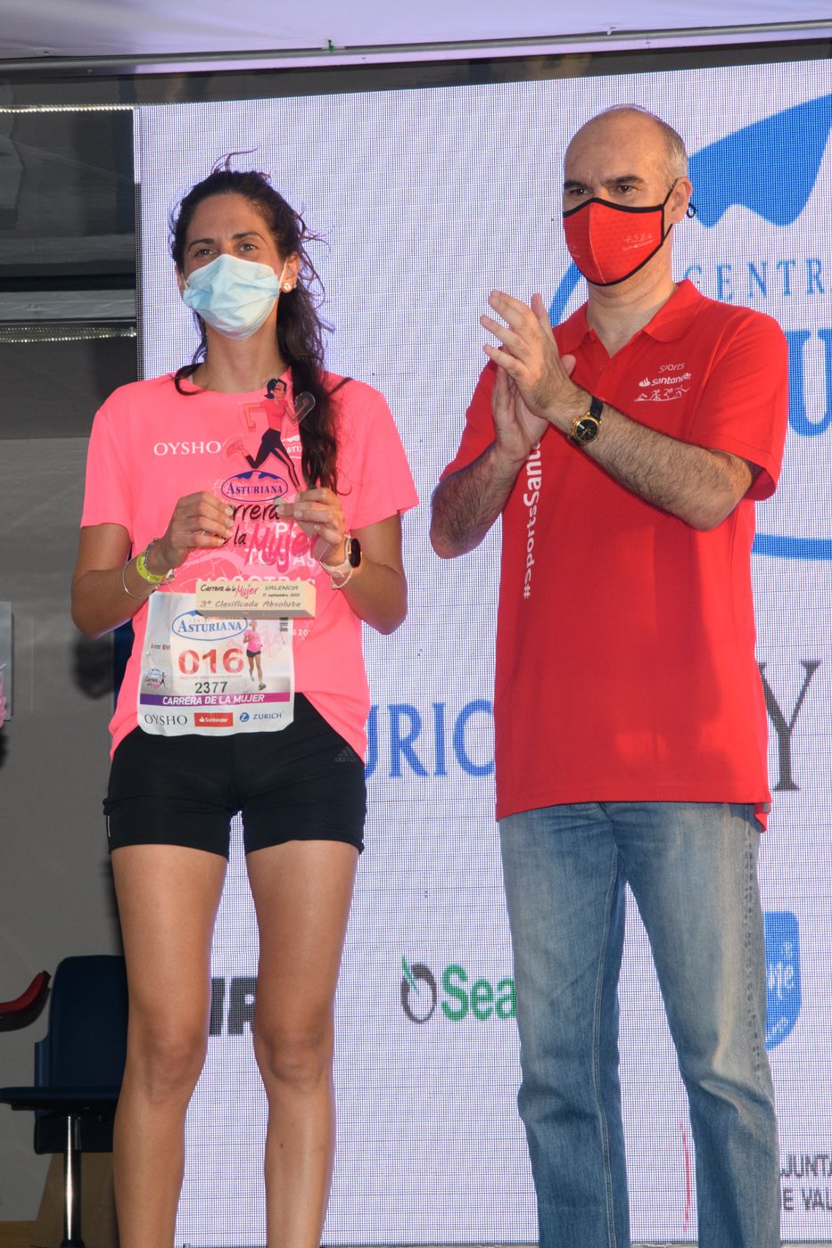 Las mejores fotos de la Carrera de la Mujer de Valencia 2021 - LLEGADA Y PREMIOS 16