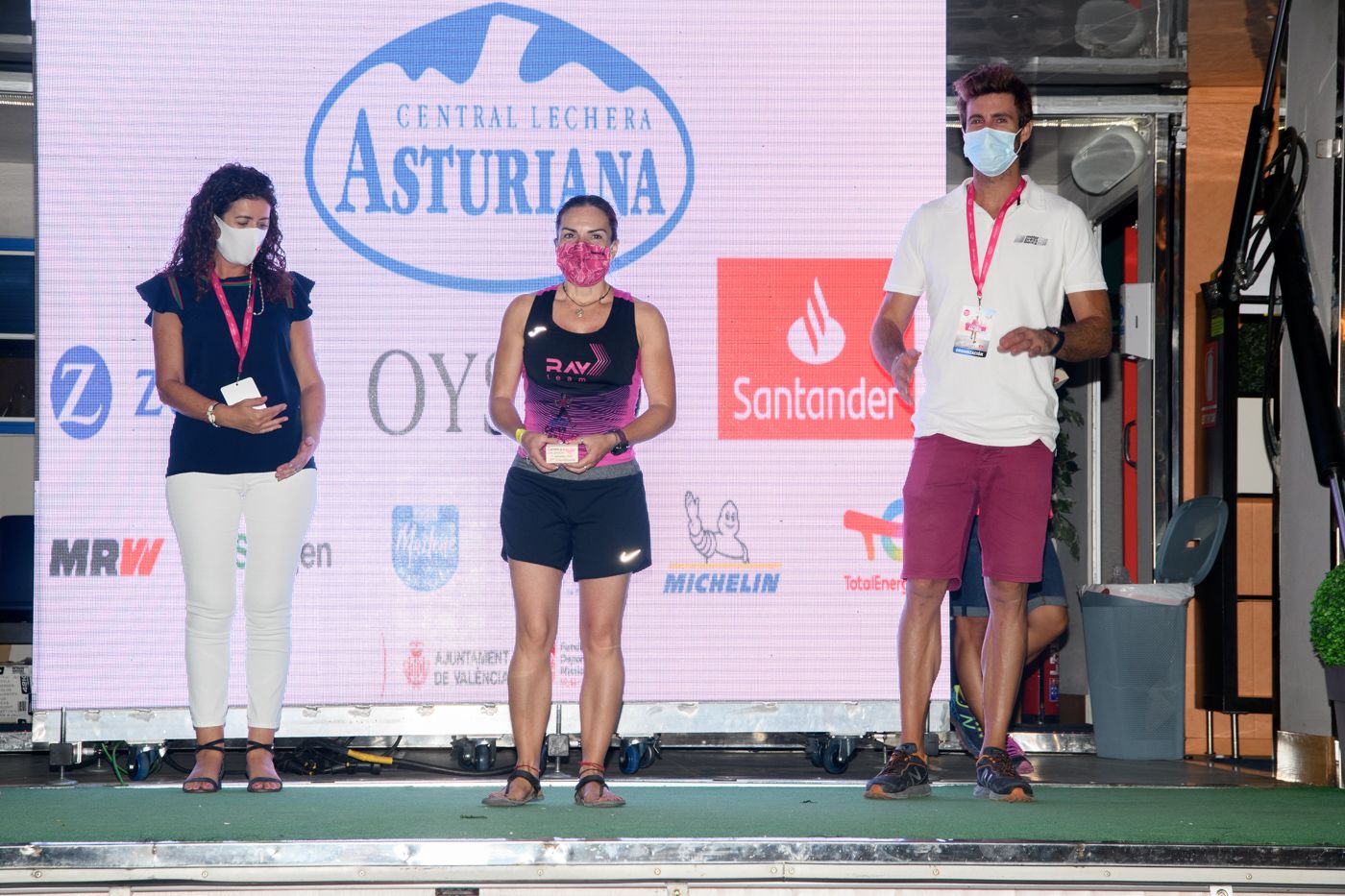 Las mejores fotos de la Carrera de la Mujer de Valencia 2021 - LLEGADA Y PREMIOS 24
