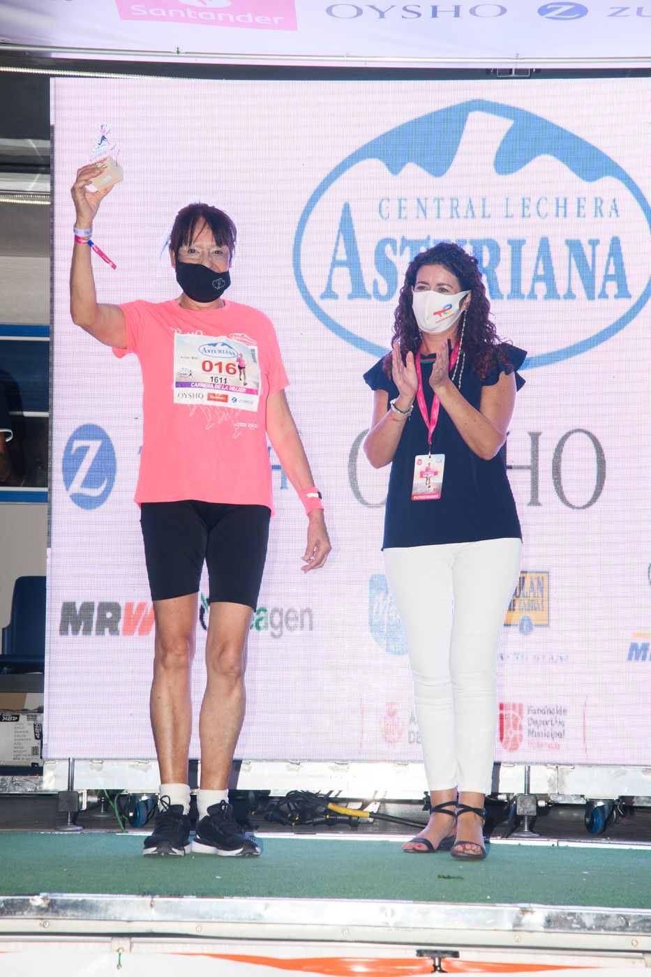 Las mejores fotos de la Carrera de la Mujer de Valencia 2021 - LLEGADA Y PREMIOS 28