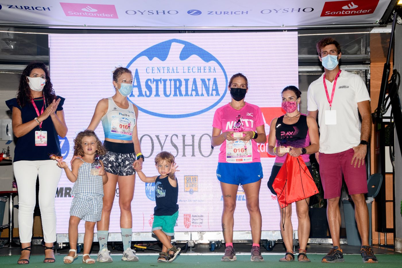 Las mejores fotos de la Carrera de la Mujer de Valencia 2021 - LLEGADA Y PREMIOS 31