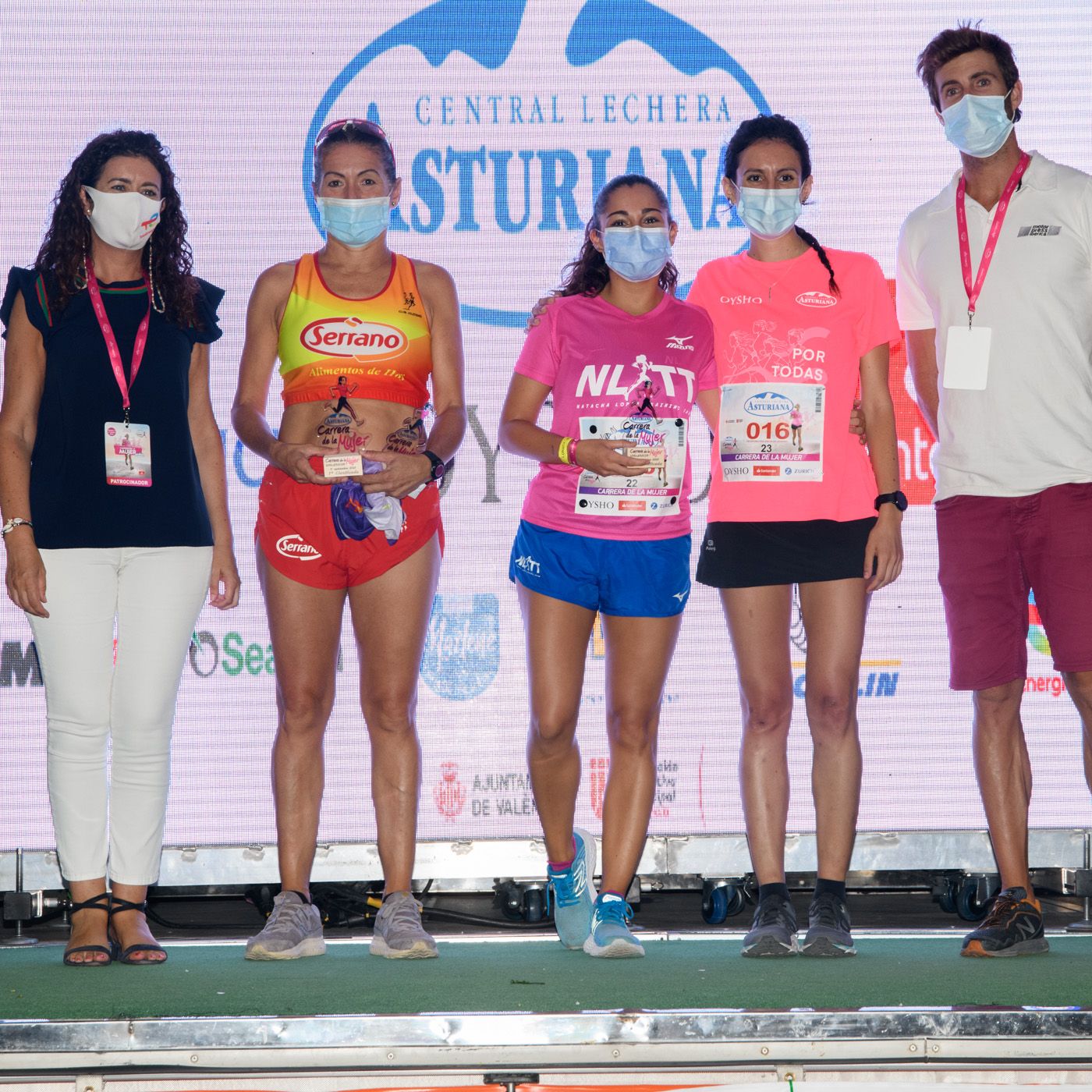 Las mejores fotos de la Carrera de la Mujer de Valencia 2021 - LLEGADA Y PREMIOS 32