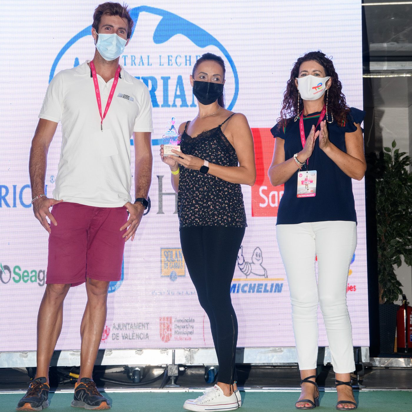 Las mejores fotos de la Carrera de la Mujer de Valencia 2021 - LLEGADA Y PREMIOS 36