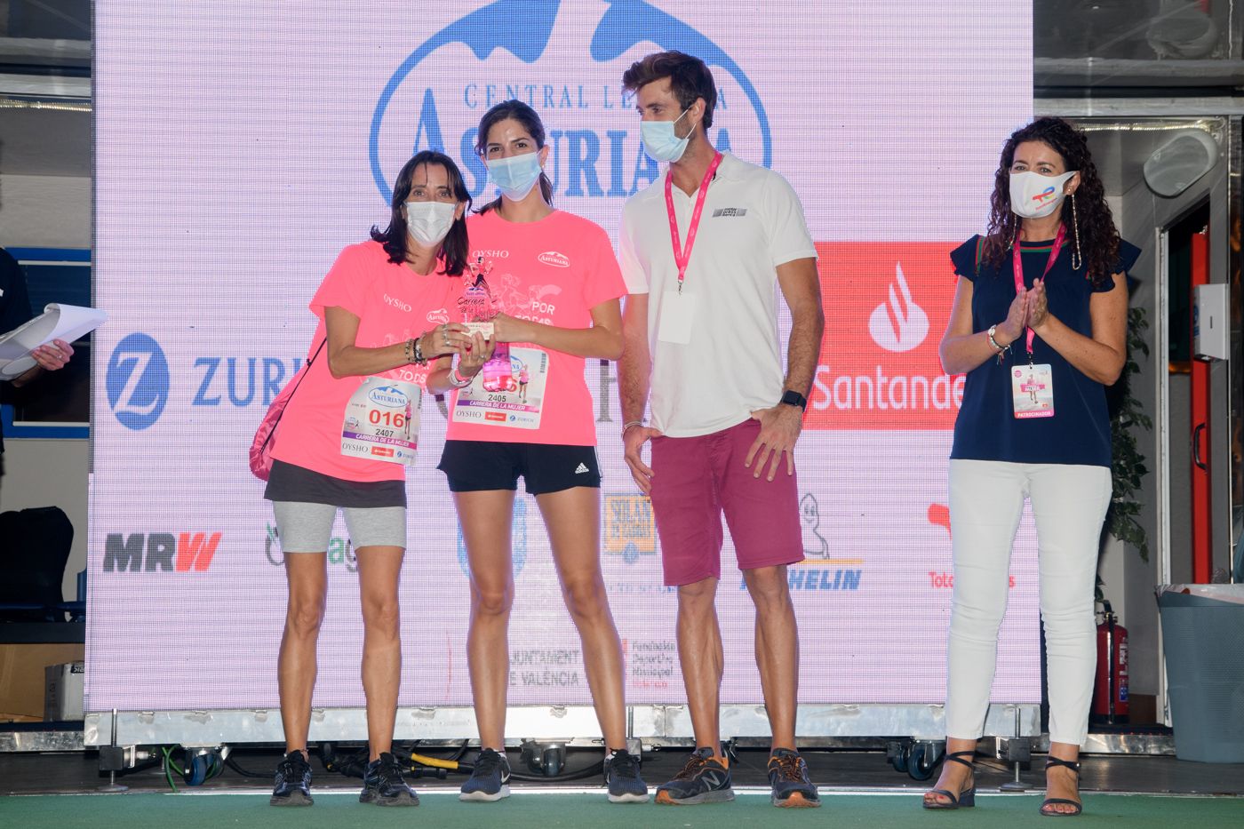 Las mejores fotos de la Carrera de la Mujer de Valencia 2021 - LLEGADA Y PREMIOS 37