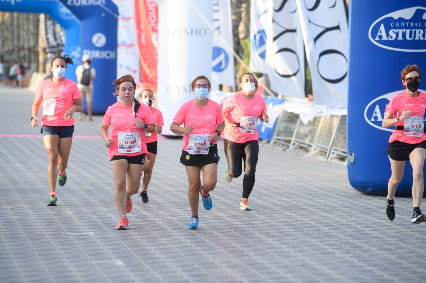 Las mejores fotos de la Carrera de la Mujer de Valencia 2021 - CARRERA 36