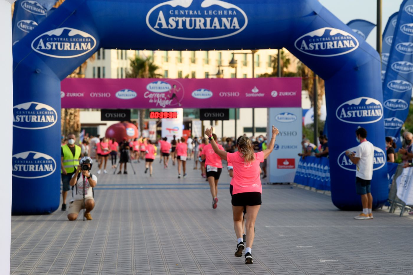 Las mejores fotos de la Carrera de la Mujer de Valencia 2021 - CARRERA 42
