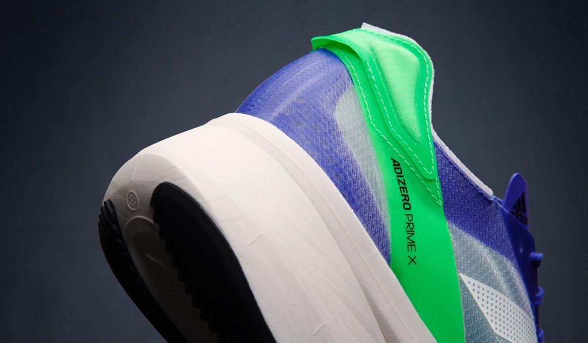 Detalle de las adidas Adizero Prime X, las zapatillas prohibidas para competir al contar con 50 milímetros en la suela.