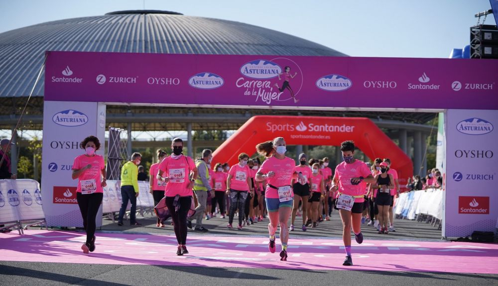 1.500 mujeres han formado la Marea Rosa de Vitoria-Gasteiz