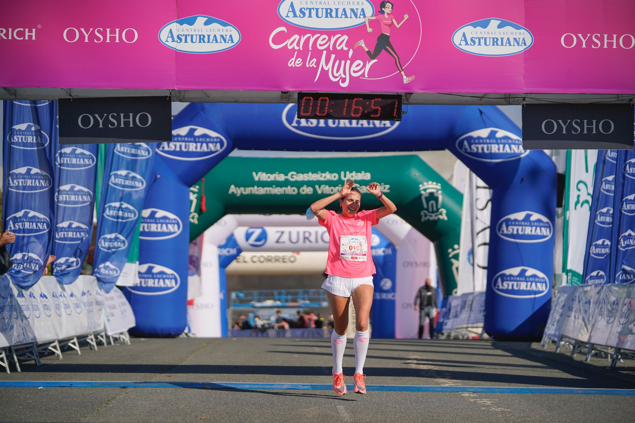 Las mejores fotos de la Carrera de la Mujer de Vitoria-Gasteiz 2021 - LLEGADA 1/2 - 26