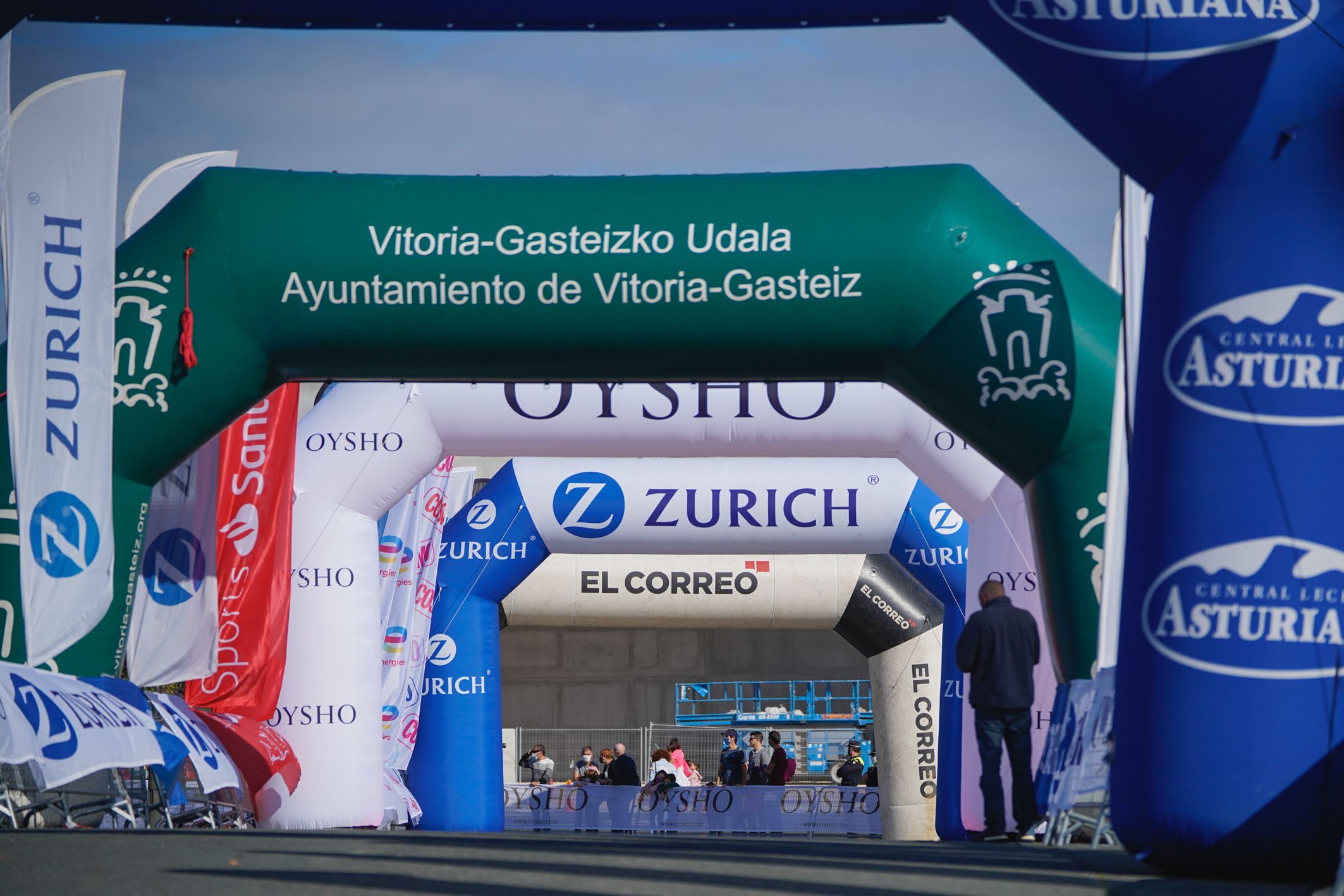 Las mejores fotos de la Carrera de la Mujer de Vitoria-Gasteiz 2021 - LLEGADA 1/2 - 28