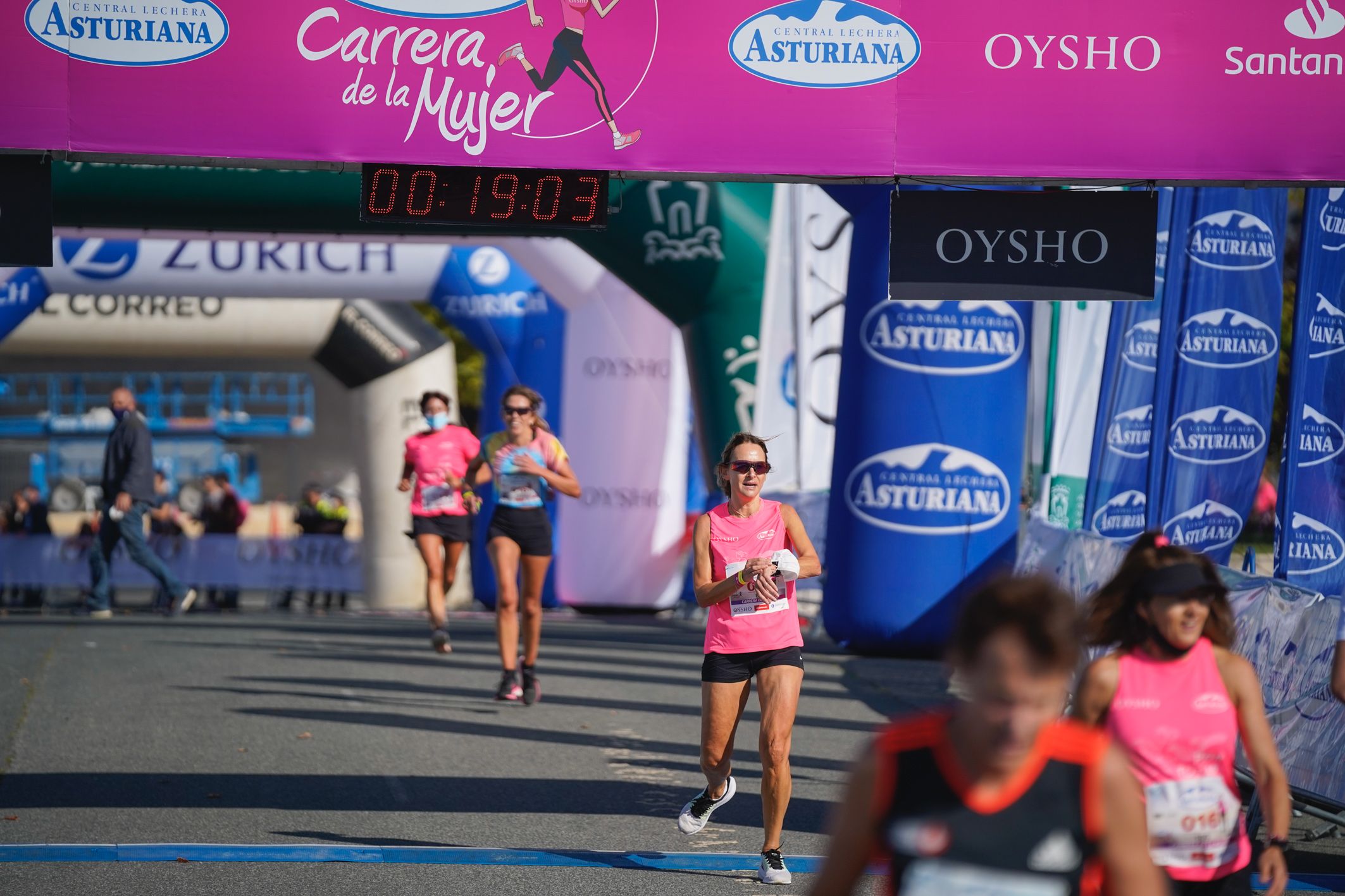 Las mejores fotos de la Carrera de la Mujer de Vitoria-Gasteiz 2021 - LLEGADA 1/2 - 36