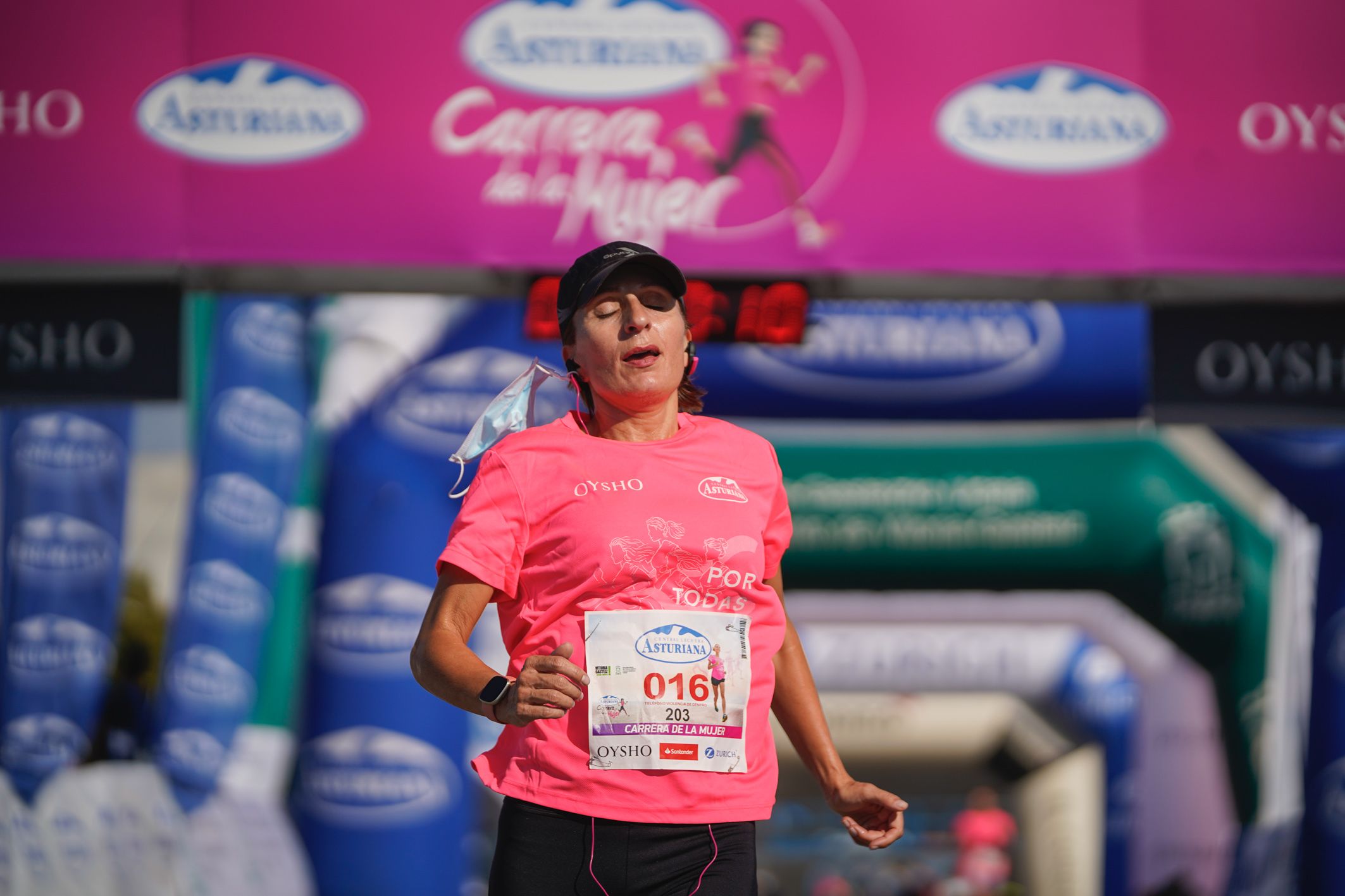 Las mejores fotos de la Carrera de la Mujer de Vitoria-Gasteiz 2021 - LLEGADA 1/2 - 43