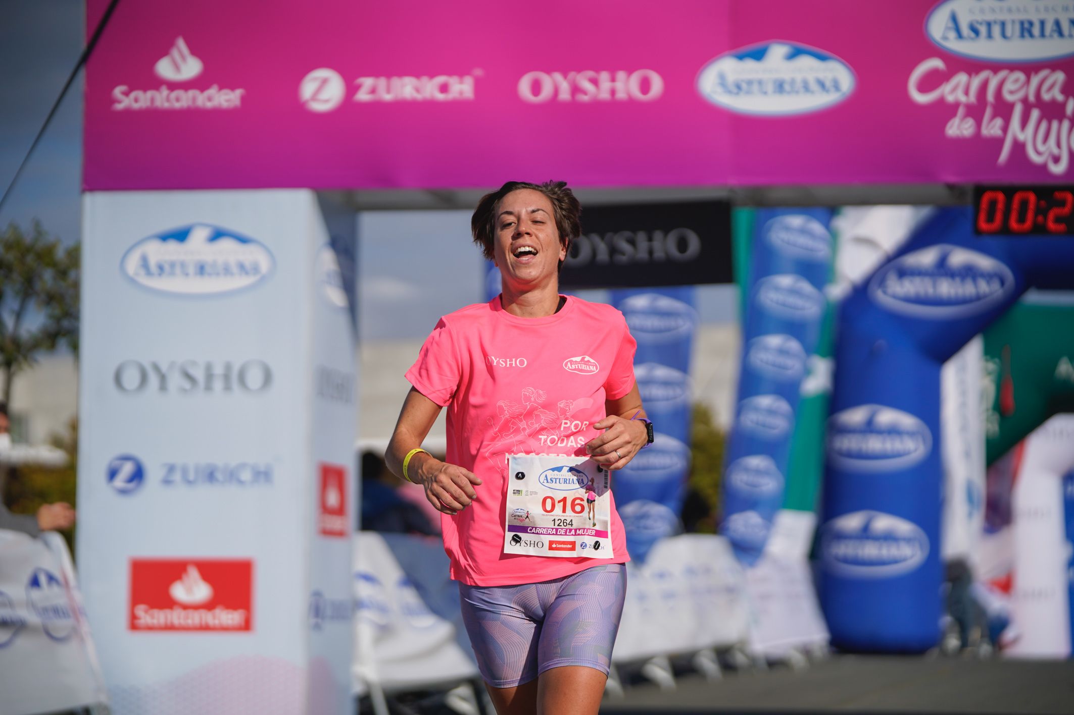 Las mejores fotos de la Carrera de la Mujer de Vitoria-Gasteiz 2021 - LLEGADA 1/2 - 44