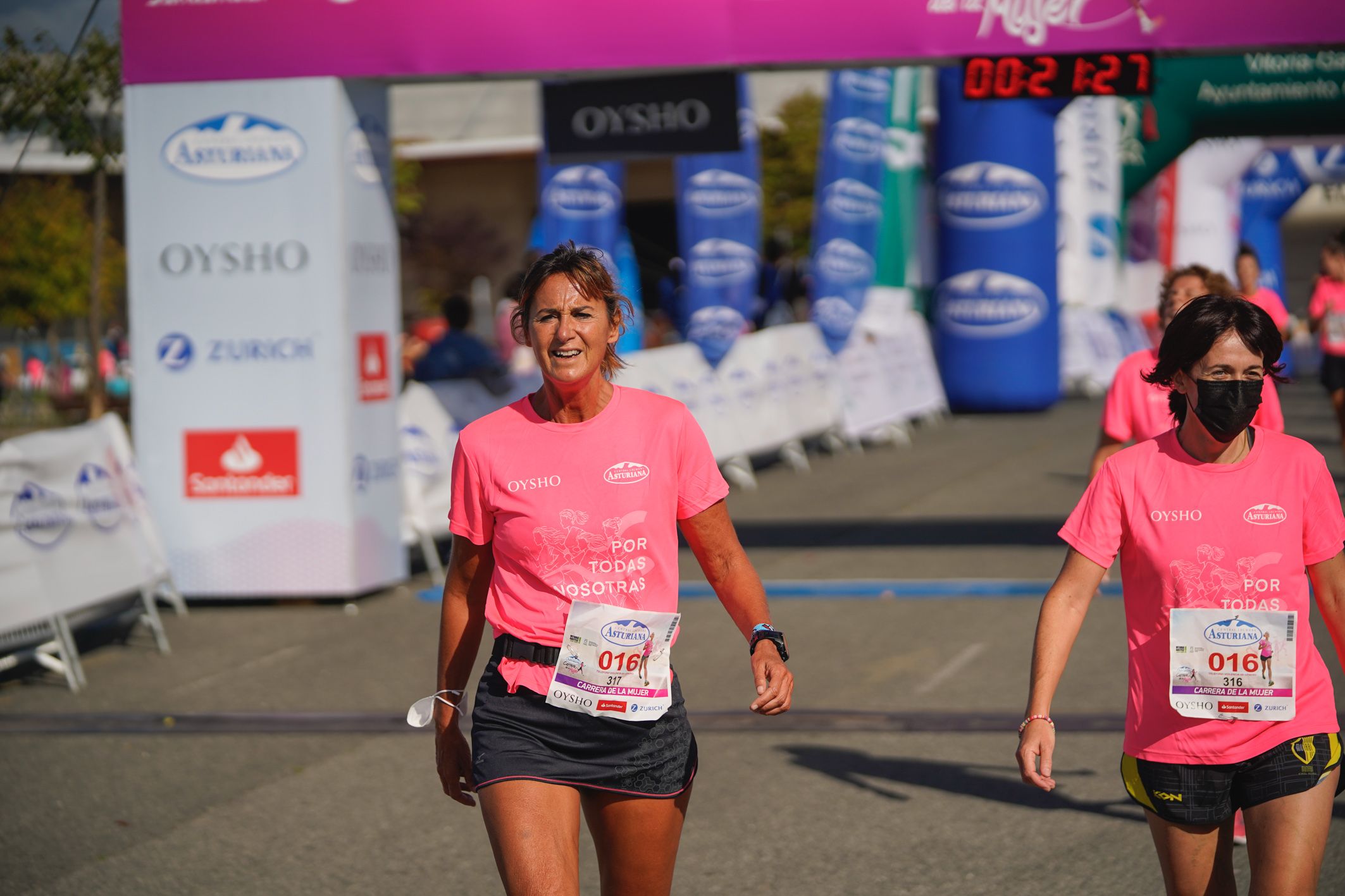 Las mejores fotos de la Carrera de la Mujer de Vitoria-Gasteiz 2021 - LLEGADA 1/2 - 47