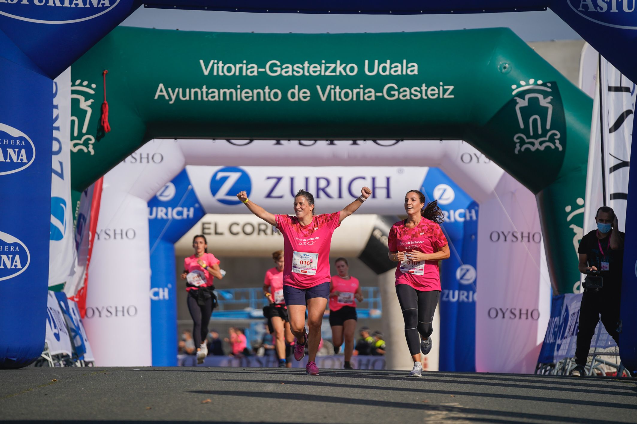 Las mejores fotos de la Carrera de la Mujer de Vitoria-Gasteiz 2021 - LLEGADA 1/2 - 52