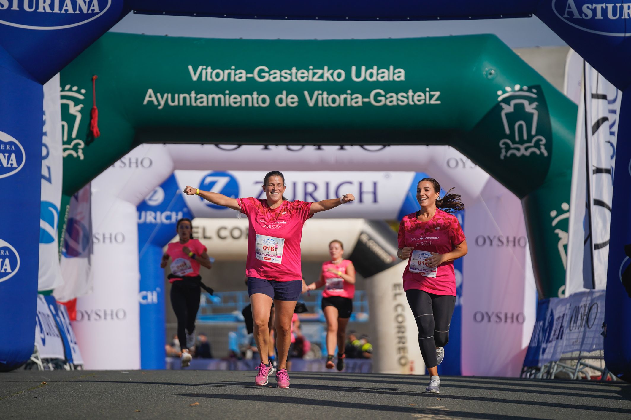 Las mejores fotos de la Carrera de la Mujer de Vitoria-Gasteiz 2021 - LLEGADA 1/2 - 53