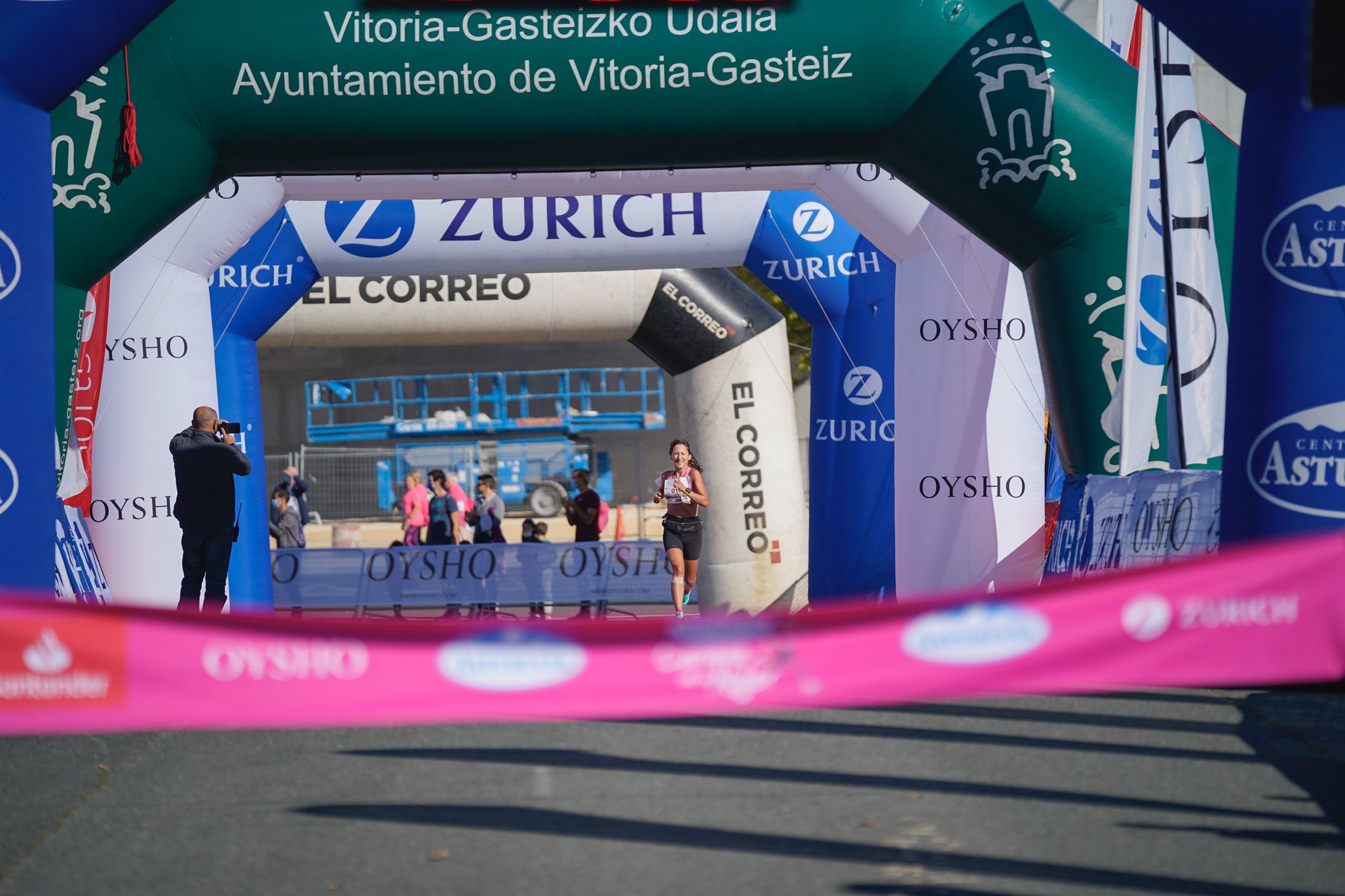 Las mejores fotos de la Carrera de la Mujer de Vitoria-Gasteiz 2021 - LLEGADA 1/2 - 56