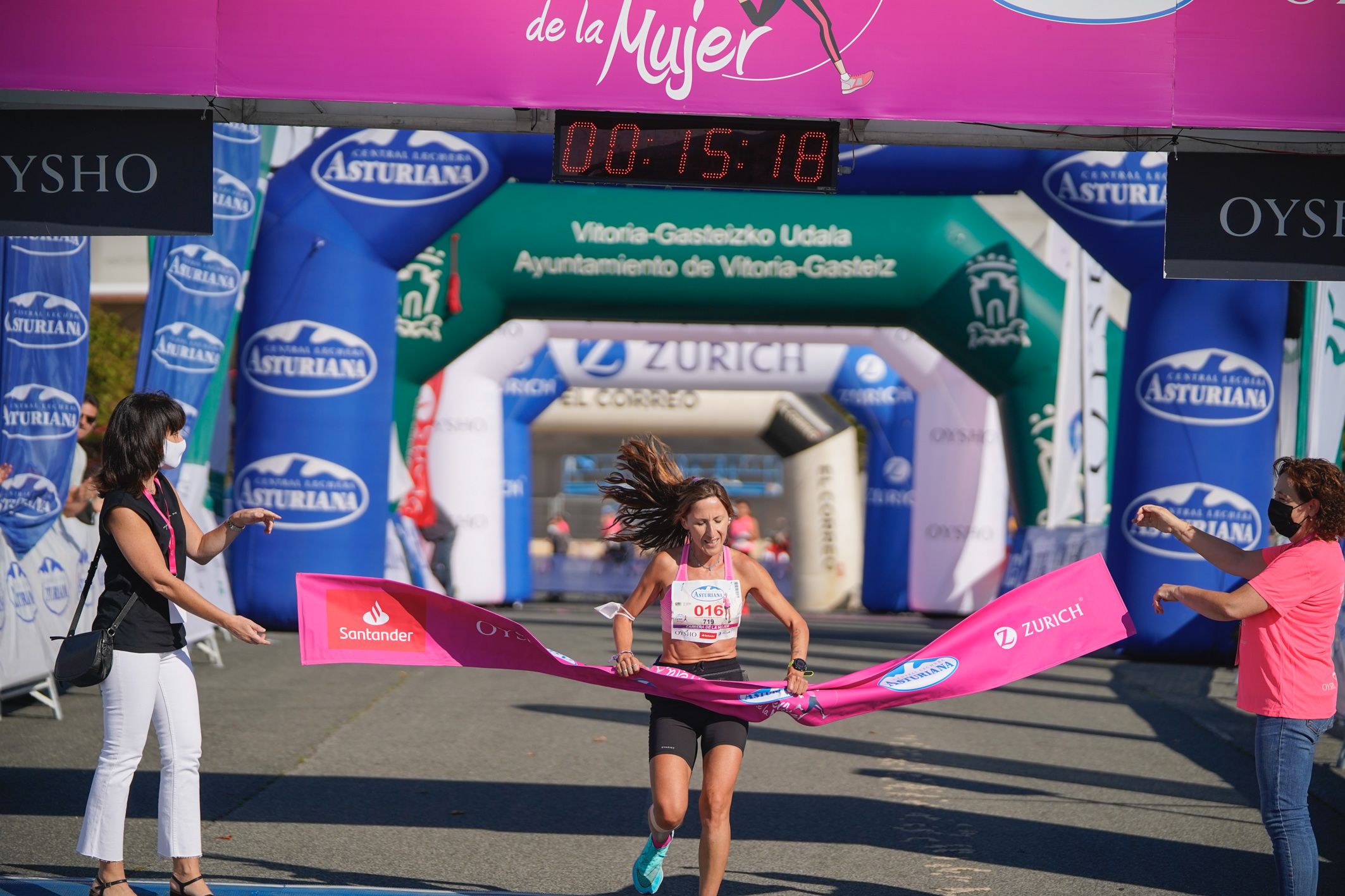 Las mejores fotos de la Carrera de la Mujer de Vitoria-Gasteiz 2021 - LLEGADA 1/2 - 63