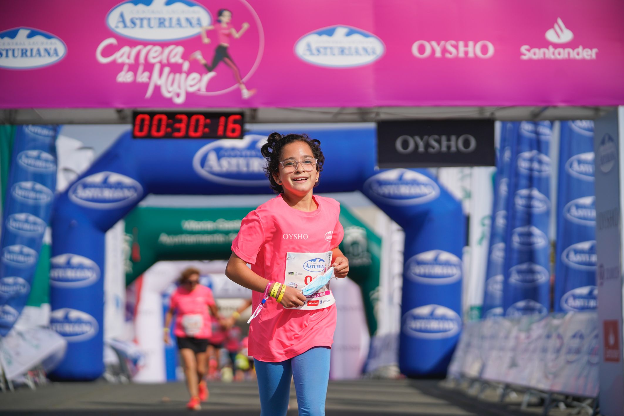 Las mejores fotos de la Carrera de la Mujer de Vitoria-Gasteiz 2021 - LLEGADA 1/2 - 75