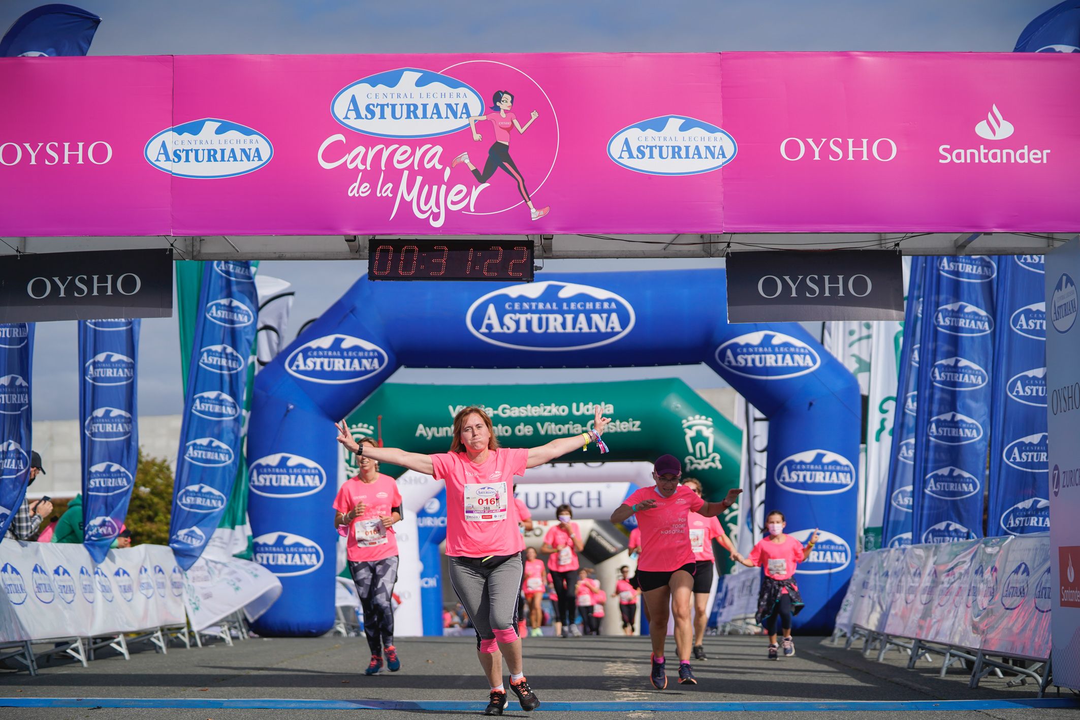 Las mejores fotos de la Carrera de la Mujer de Vitoria-Gasteiz 2021 - LLEGADA 1/2 - 80