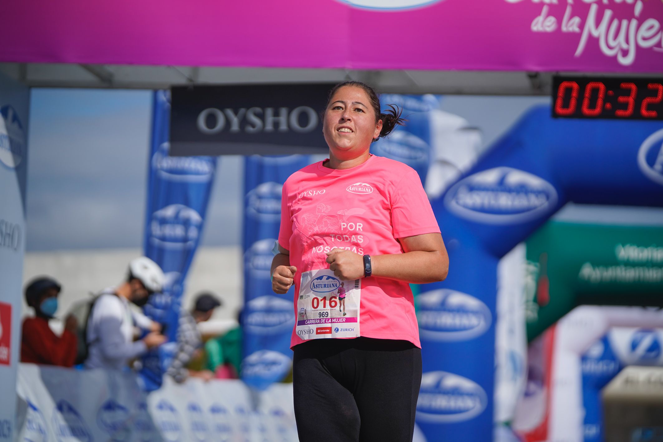 Las mejores fotos de la Carrera de la Mujer de Vitoria-Gasteiz 2021 - LLEGADA 1/2 - 86