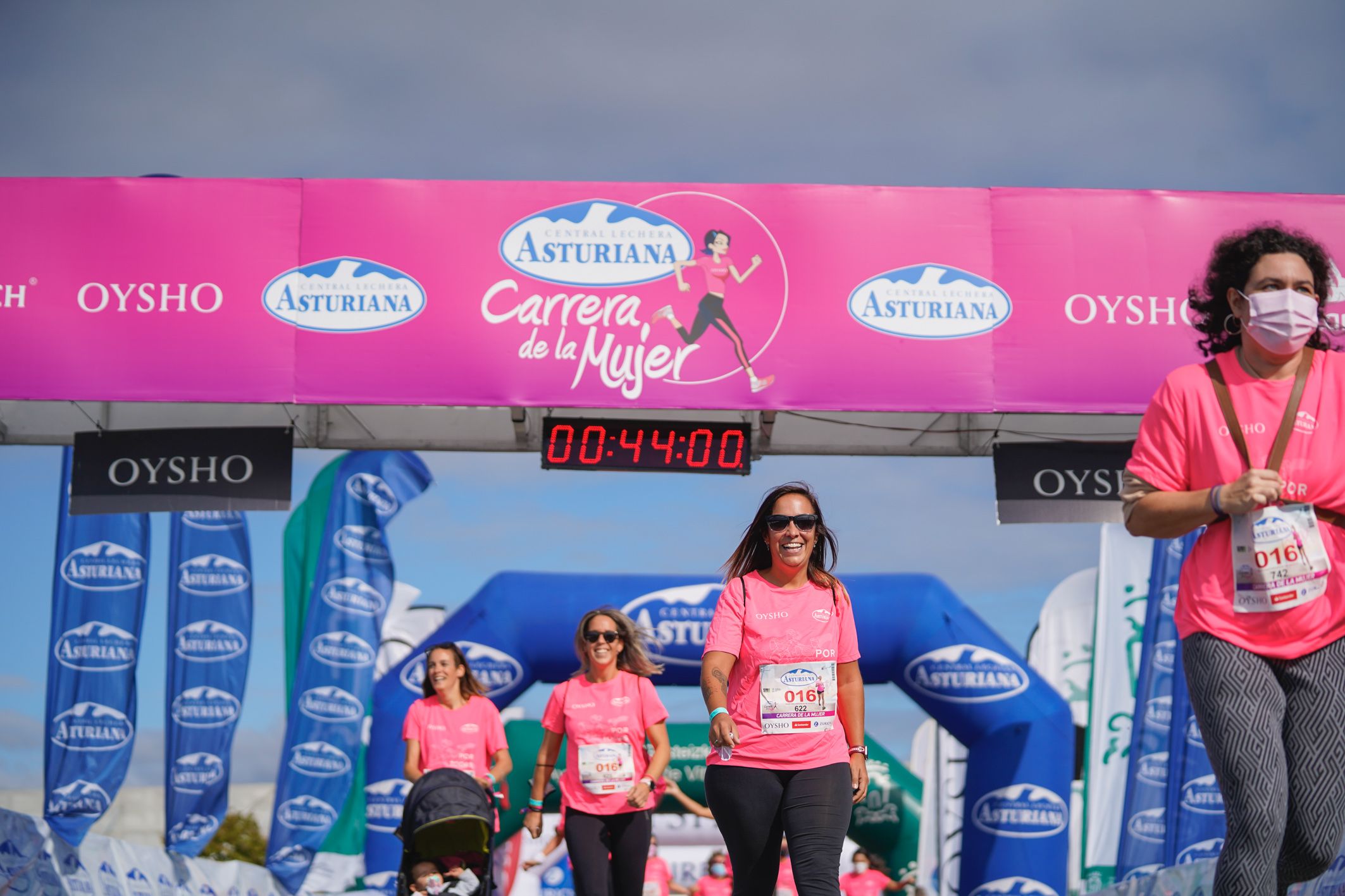 Las mejores fotos de la Carrera de la Mujer de Vitoria-Gasteiz 2021 - LLEGADA 1/2 - 99
