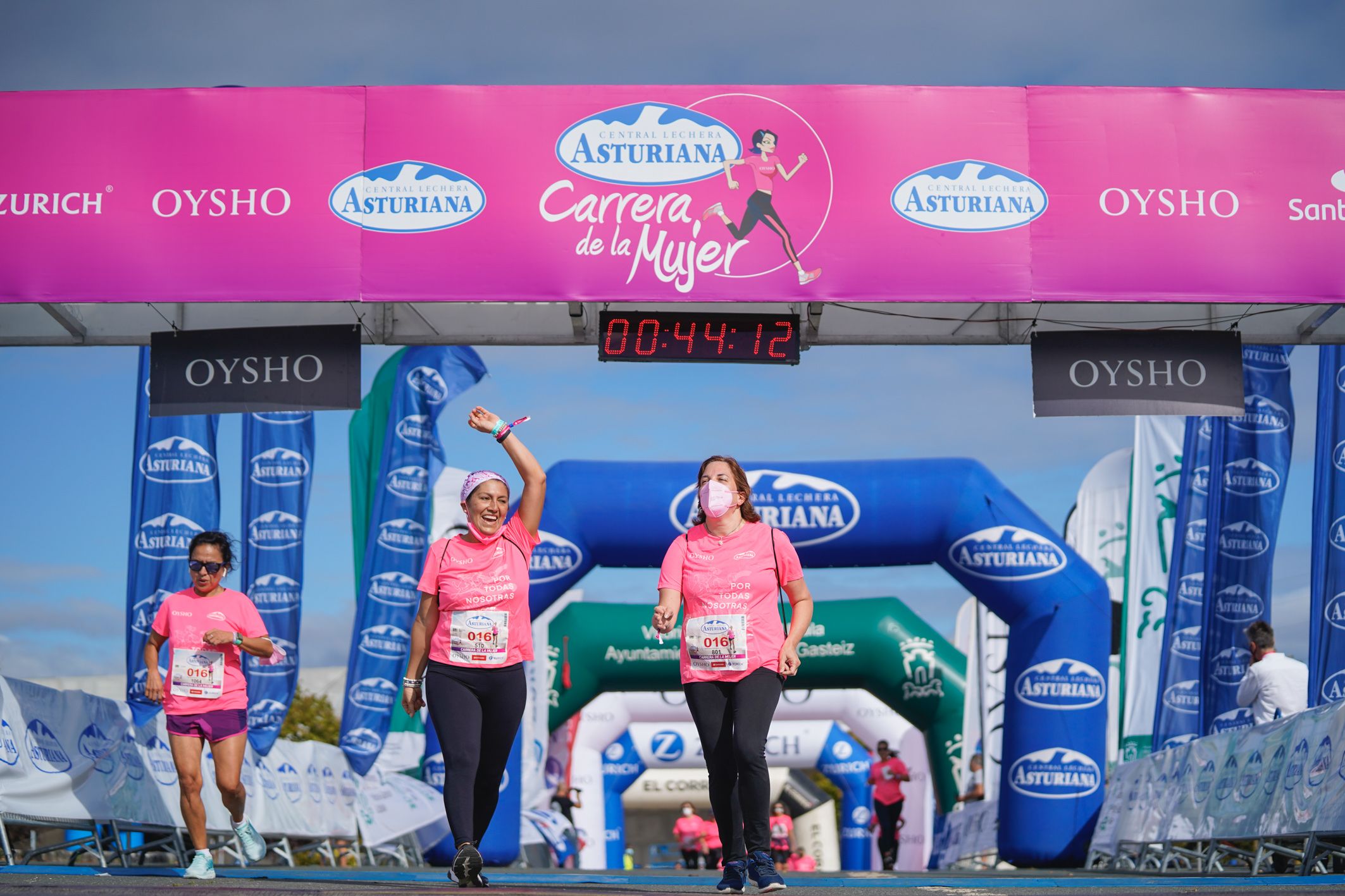 Las mejores fotos de la Carrera de la Mujer de Vitoria-Gasteiz 2021 - LLEGADA 1/2 - 102