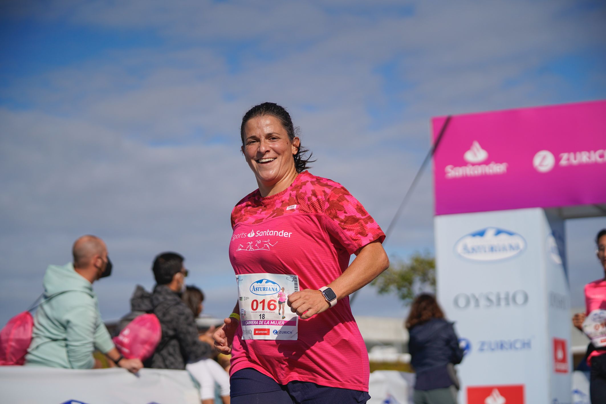 Las mejores fotos de la Carrera de la Mujer de Vitoria-Gasteiz 2021 - LLEGADA 1/2 - 104