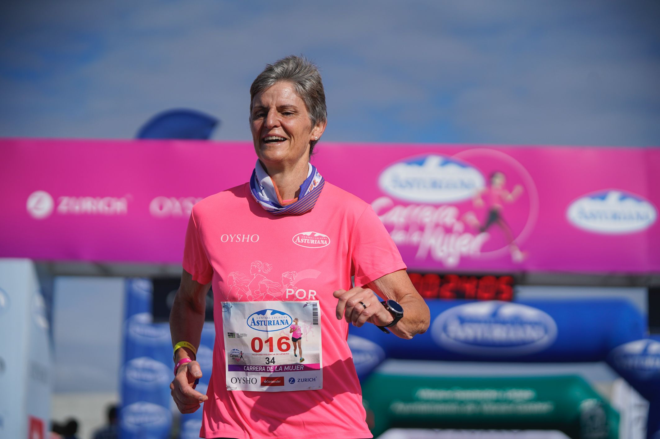 Las mejores fotos de la Carrera de la Mujer de Vitoria-Gasteiz 2021 - LLEGADA 1/2 - 111