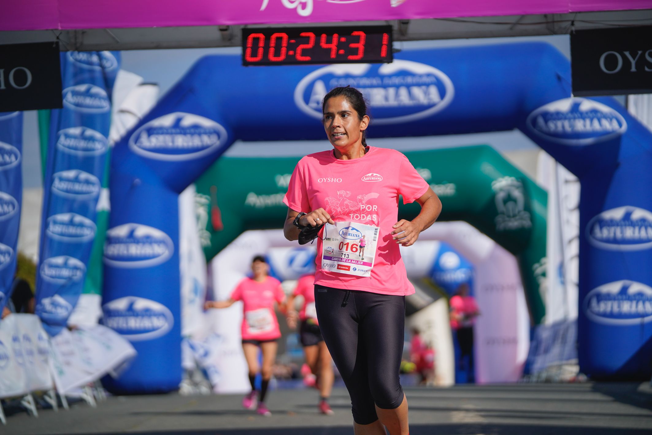 Las mejores fotos de la Carrera de la Mujer de Vitoria-Gasteiz 2021 - LLEGADA 1/2 - 113