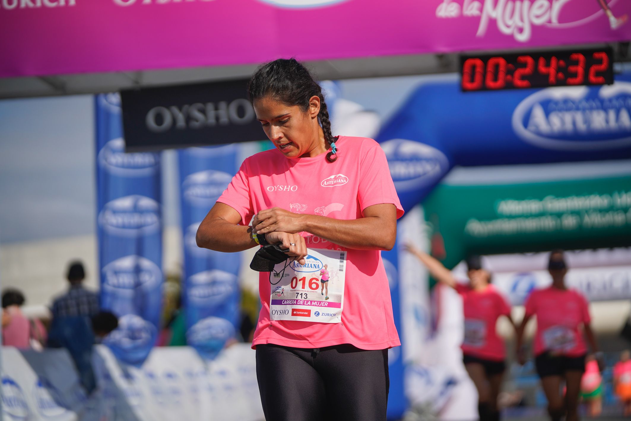 Las mejores fotos de la Carrera de la Mujer de Vitoria-Gasteiz 2021 - LLEGADA 1/2 - 114