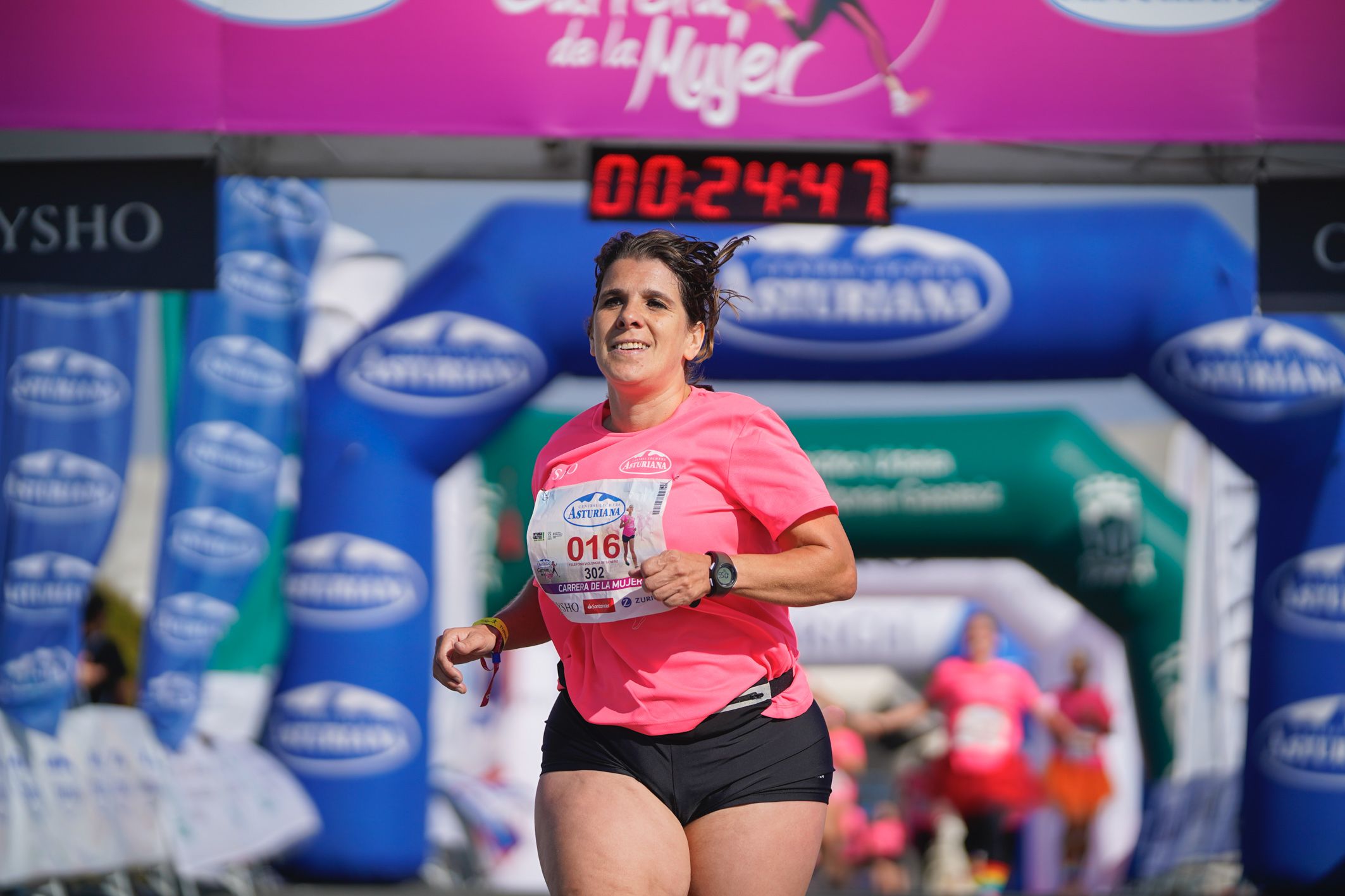 Las mejores fotos de la Carrera de la Mujer de Vitoria-Gasteiz 2021 - LLEGADA 1/2 - 115