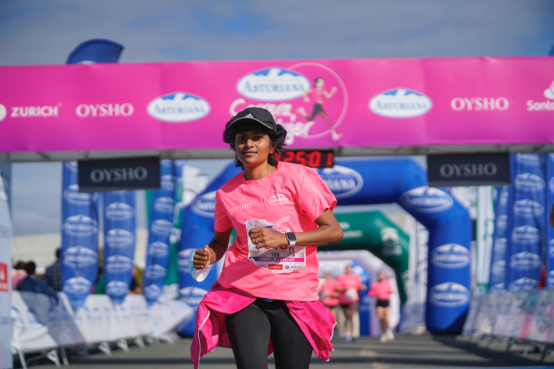 Las mejores fotos de la Carrera de la Mujer de Vitoria-Gasteiz 2021 - LLEGADA 1/2 - 116