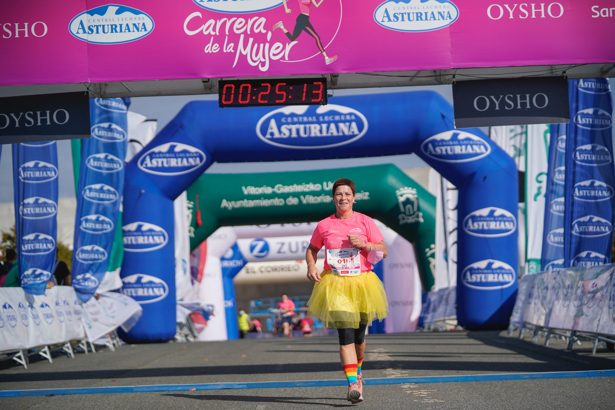 Las mejores fotos de la Carrera de la Mujer de Vitoria-Gasteiz 2021 - LLEGADA 1/2 - 117