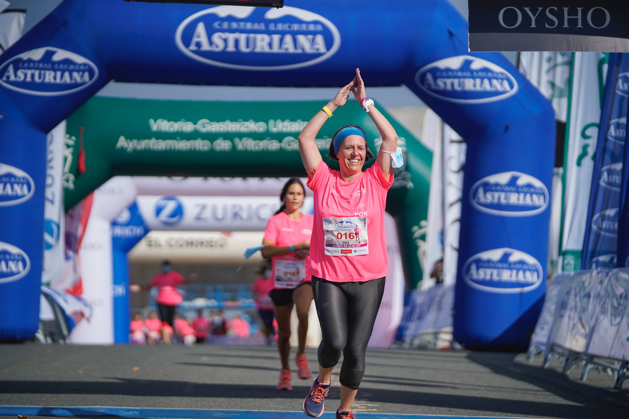 Las mejores fotos de la Carrera de la Mujer de Vitoria-Gasteiz 2021 - LLEGADA 1/2 - 124