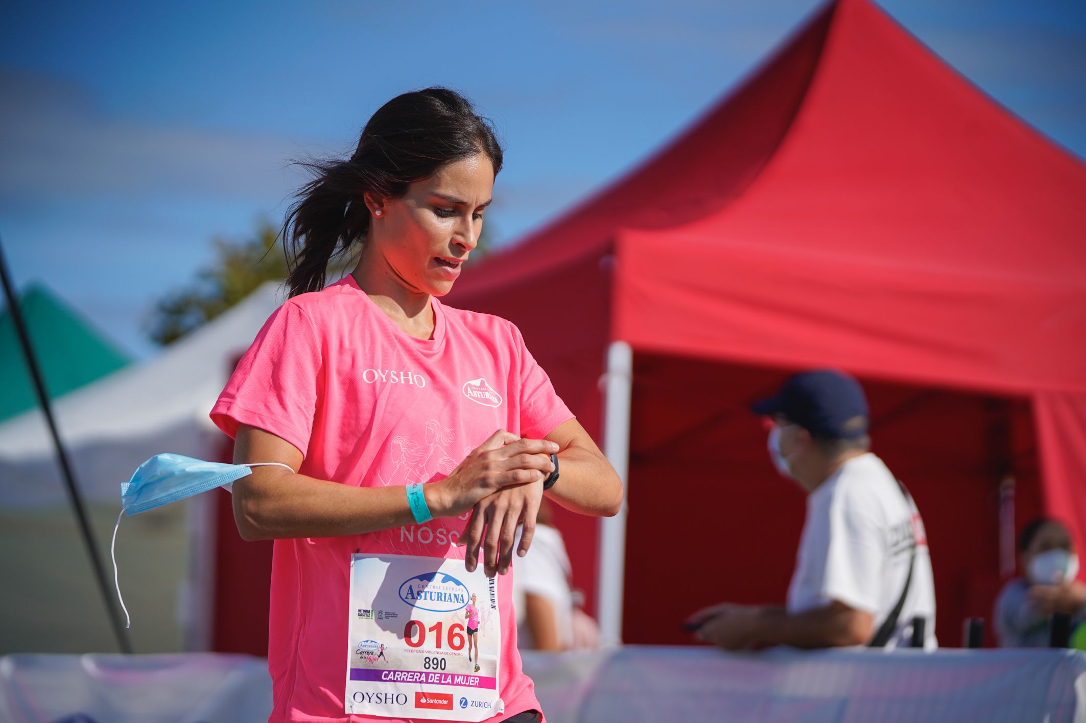 Las mejores fotos de la Carrera de la Mujer de Vitoria-Gasteiz 2021 - LLEGADA 1/2 - 126
