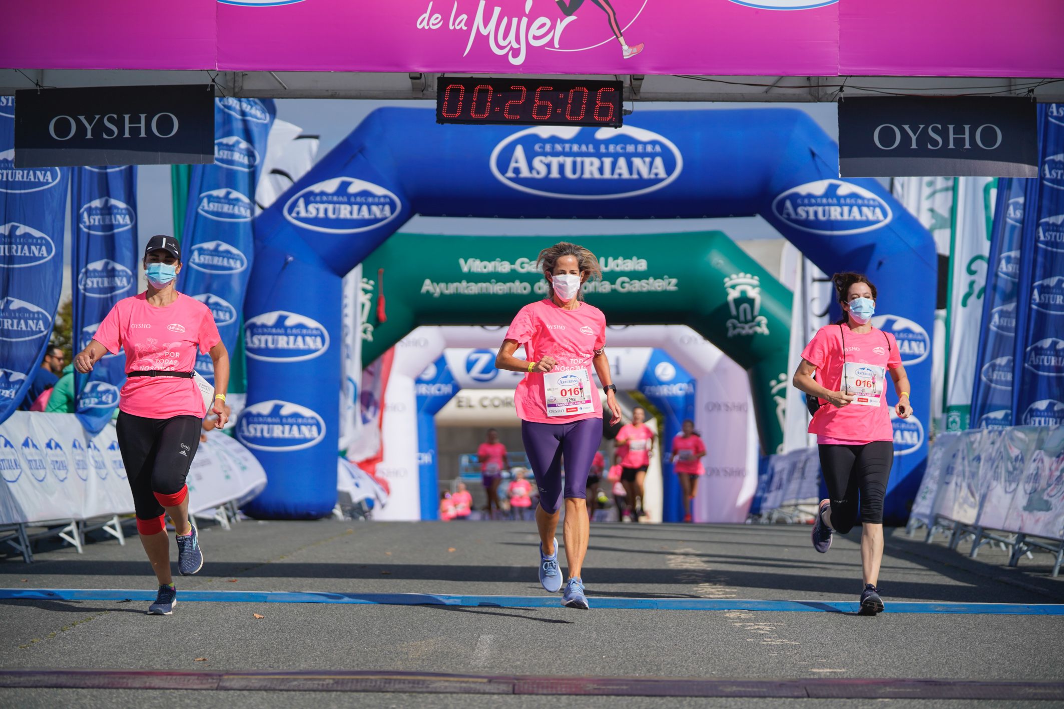 Las mejores fotos de la Carrera de la Mujer de Vitoria-Gasteiz 2021 - LLEGADA 1/2 - 127