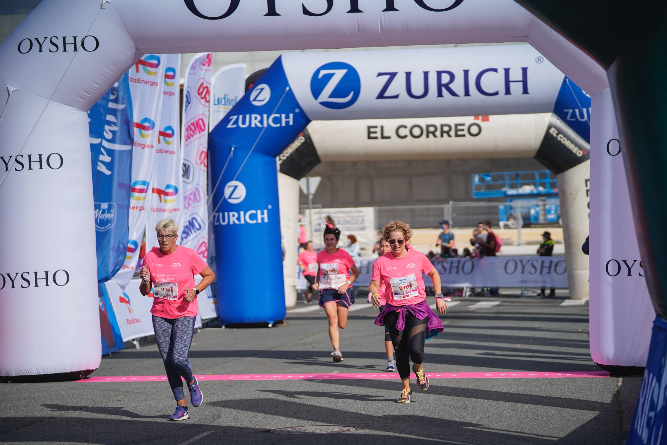 Las mejores fotos de la Carrera de la Mujer de Vitoria-Gasteiz 2021 - LLEGADA 1/2 - 131