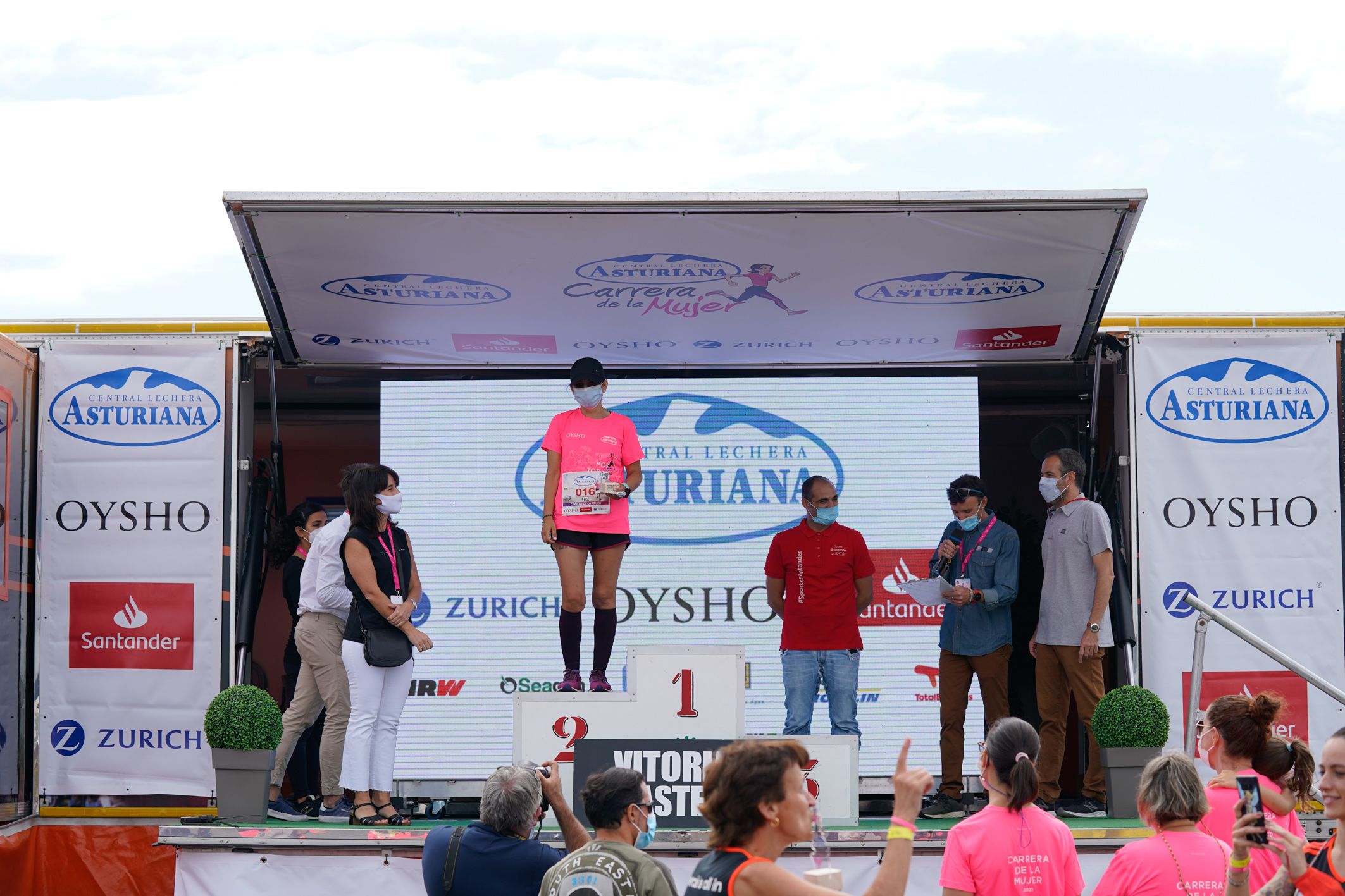 Las mejores fotos de la Carrera de la Mujer de Vitoria-Gasteiz 2021 - ENTREGA DE PREMIOS - 3