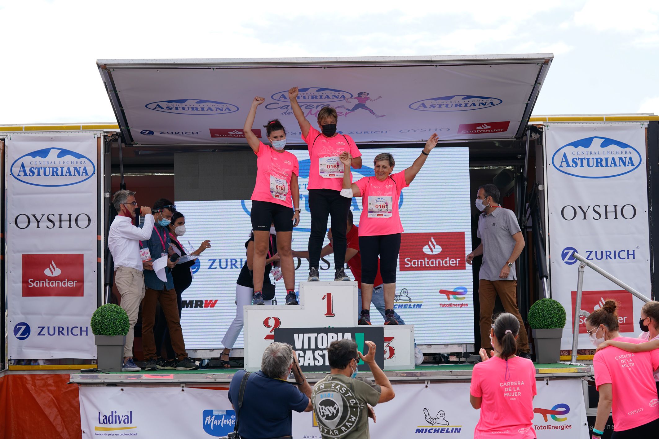 Las mejores fotos de la Carrera de la Mujer de Vitoria-Gasteiz 2021 - ENTREGA DE PREMIOS - 4