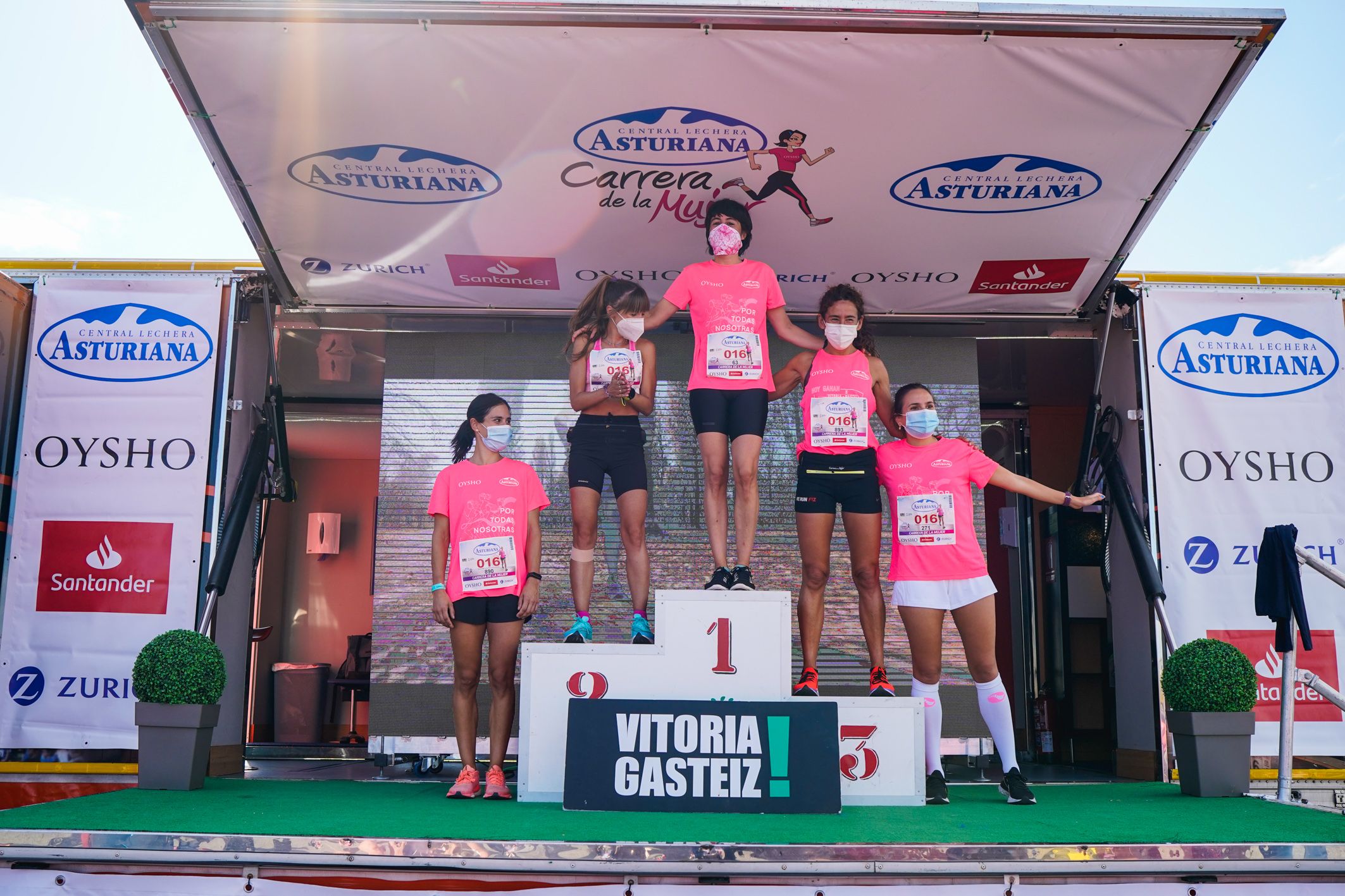 Las mejores fotos de la Carrera de la Mujer de Vitoria-Gasteiz 2021 - ENTREGA DE PREMIOS - 6