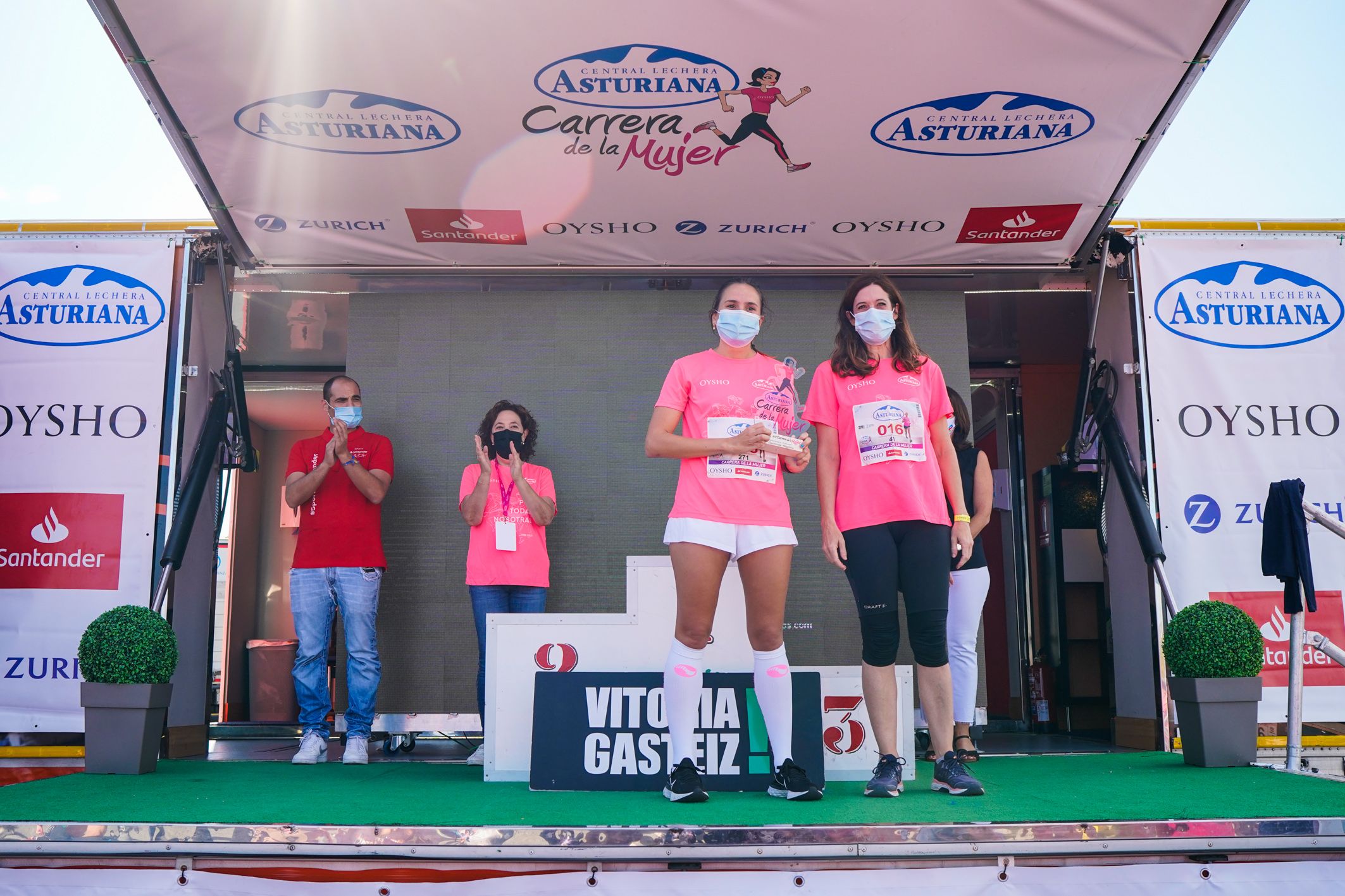 Las mejores fotos de la Carrera de la Mujer de Vitoria-Gasteiz 2021 - ENTREGA DE PREMIOS - 8