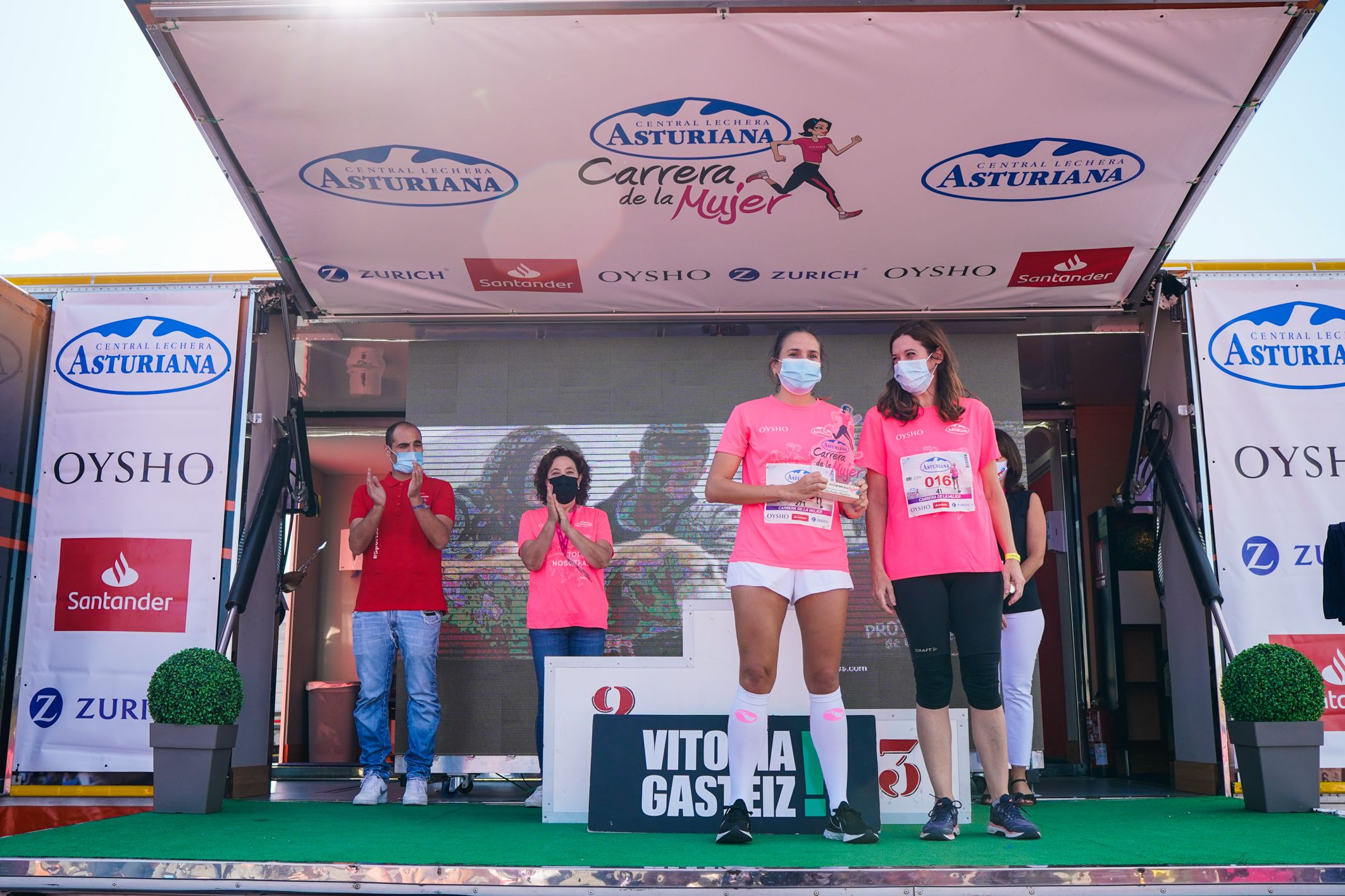 Las mejores fotos de la Carrera de la Mujer de Vitoria-Gasteiz 2021 - ENTREGA DE PREMIOS - 9