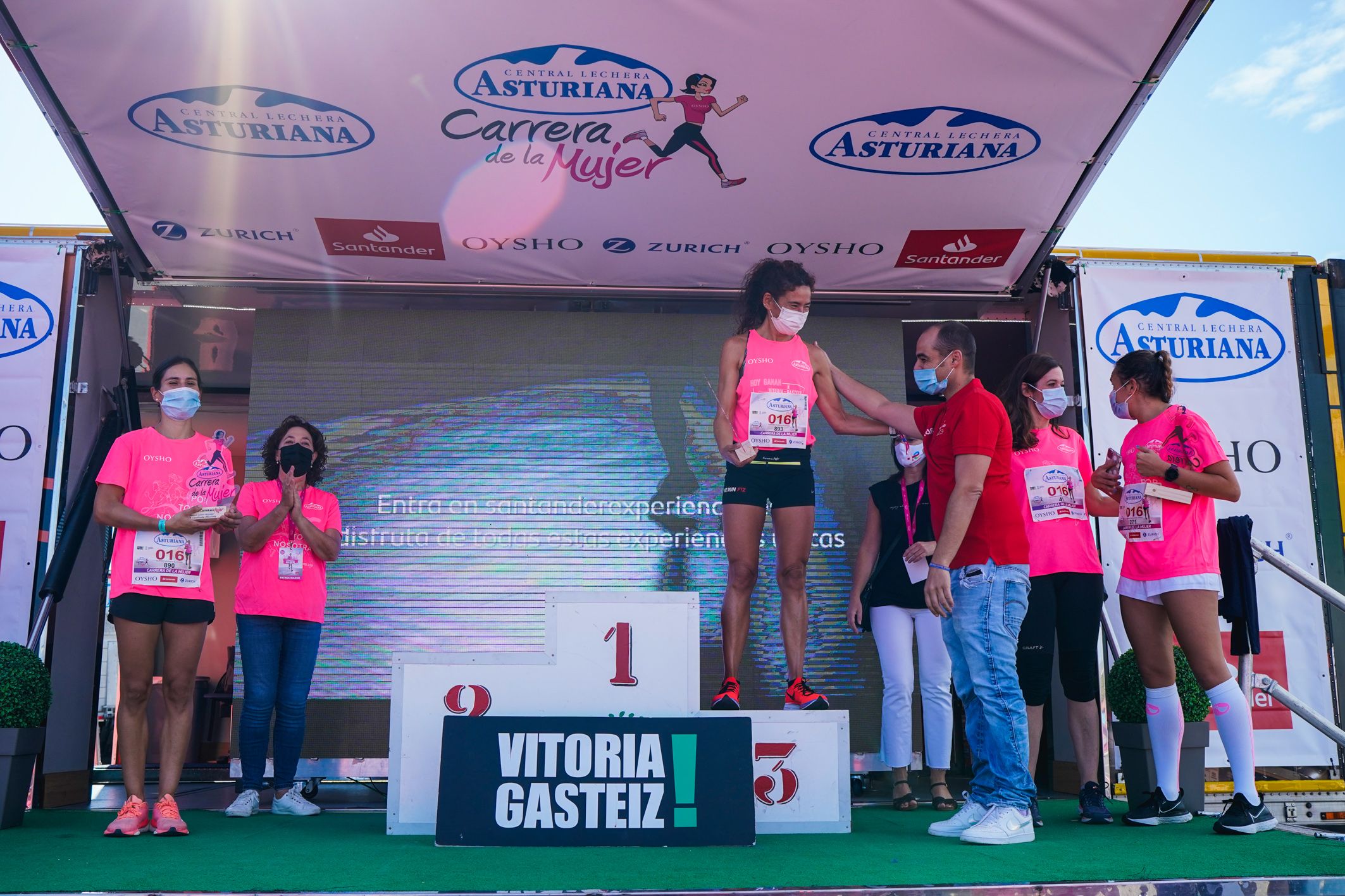 Las mejores fotos de la Carrera de la Mujer de Vitoria-Gasteiz 2021 - ENTREGA DE PREMIOS - 13